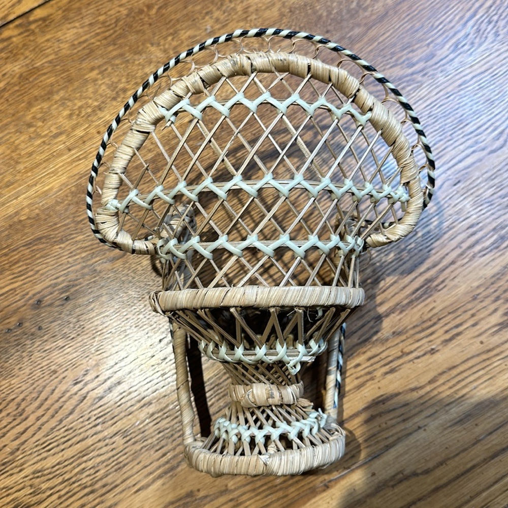 Mini Wicker Chair - Picture 2 of 3